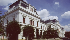Академия изобразительных искусств в Праге